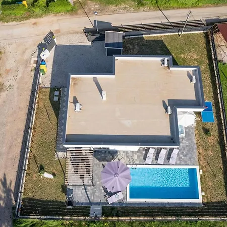 Villa Modern Blue Lagoon With Pool And Jacuzzi *