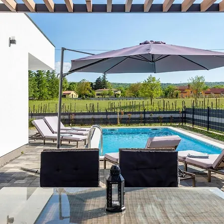 Villa Modern Blue Lagoon With Pool And Jacuzzi